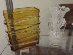 2 pieces of glassware