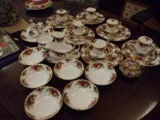 48 piece Royal Albert Country rose set, first qual