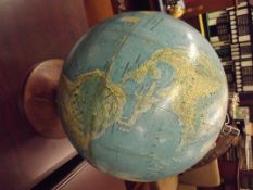 Desk globe