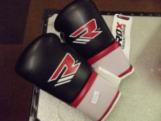 Pair of bag gloves