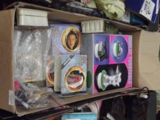 Various collectables to include a display turntabl