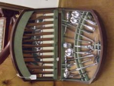 Oak cased canteen of cutlery