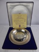 A Solid Silver Pobjoy Mint QE II Silver Jubilee Coin Plate, approx wt 130 gms with original box