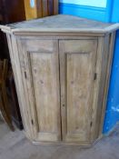 A Vintage Pine Kitchen Corner Cupboard, with three internal shelves, approx 100 x 80 x 48 cms