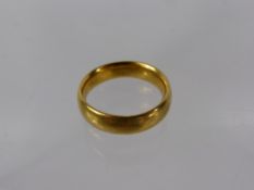 A 22 Ct Gold Wedding Band, Sheffield hallmark, dd 1942, approx wt 5.9 gms.