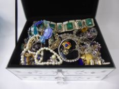 Miscellaneous Collection of Quality Costume Jewellery, including brooches, bangles, pendants,