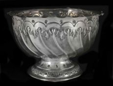 A silver pedestal bowl hallmarked Sheffield 1907, with makers initials HA probably for Aiken