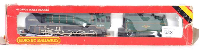 HORNBY: An original Hornby 00 Gauge railway trainset locomotive 92220 Evening Star loco,
