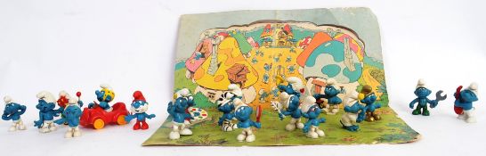 SMURFS: A good collection of vintage Peyo smurf figures,