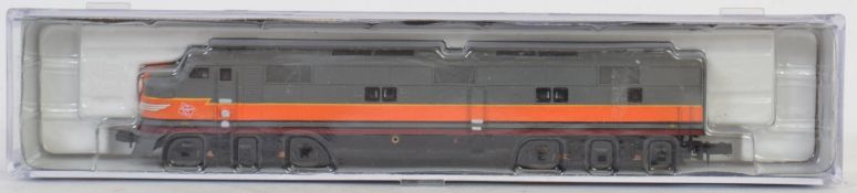 LIFE LIKE TRAINS; An original Life Like Trains N Gauge 7038 railway trainset locomotive.