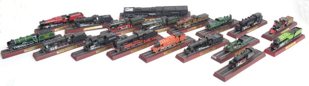 ATLAS EDITIONS MODELS: A collection of 18x Atlas Editions Locomotives railway metal and plastic