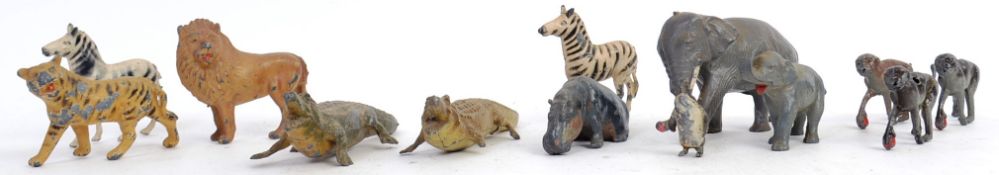 LEAD ANIMALS: A good collection of vintage (likely Britains,
