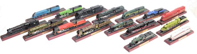 ATLAS EDITIONS MODELS: A collection of 19x Atlas Editions Locomotives railway metal and plastic