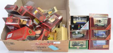 MATCHBOX MODELS OF YESTERYEAR: A collection of approx 30+ boxed diecast Matchbox Models Of
