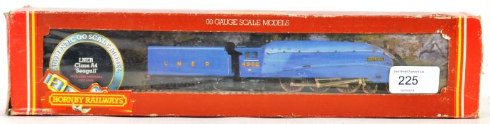 HORNBY; An original Hornby R372 ' Seagull ' 4902 railway trainset locomotive,