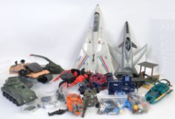 GI JOE / ACTION FORCE: A large collection of loose GI Joe / Action Force figures,