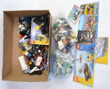 LEGO: A quantity of assorted loose vintage 1970's & 1980's (and some other) Lego - to include early