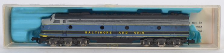ATLAS TRAINS; An original Atlas Trains N Gauge 2102 Baltimore & Ohio railway trainset locomotive,