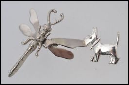 A decorative white metal ladies 20th century brooch in the form of a dragonfly. Total weight 5.0g.