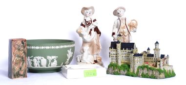 A mixed collection of ceramics to include Neuschwanstein Castle by Danbury Mint,