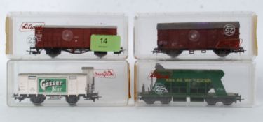 LILLIPUT: A collection of 4x Lilliput H0 gauge railway trainset wagons.