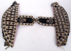 EPAULETTES: A pair of vintage original Bandsman soldiers uniform epaulettes.