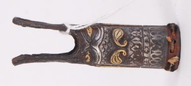 A stunning 17th / 18th century silver and brass inlaid shot / powder horn top.