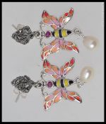 A pair of silver white metal 925 earring