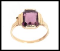 A hallmarked 9ct gold Art Deco style rin