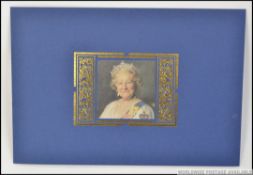 Philatelic Numismatic Covers - A Victoria 1900 full Sovereign encapsulated in Benham Queen Mother