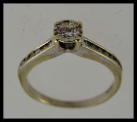 A 9ct white gold ladies diamond ring. Si