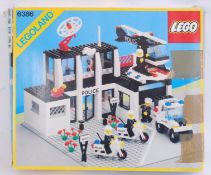 LEGO: An original vintage Lego ' Legoland ' 6386 Police Station set.
