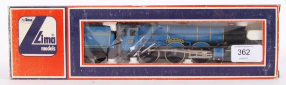 LIMA: An original vintage Lima Railways 00 gauge 205104 MWG King Charles II trainset locomotive.