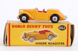 DUBLO DINKY; An original vintage Dublo Dinky Toys 00 gauge diecast model 062 Singer Roadster.