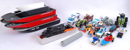 LEGO: A collection of assorted loose Lego to include assorted made models / loose models,