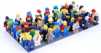 LEGO: A collection of 50x assorted Lego minifigures to include: vintage, Movie, Space, knights etc.