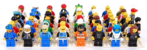 LEGO: A collection of 50x assorted Lego minifigures to include: vintage, Space, Racing, Knights,