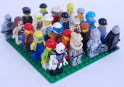 LEGO: A collection of 24x assorted Lego minifigures - various themes and series to include Star