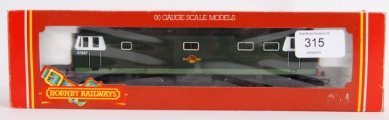 HORNBY: A Hornby 00 gauge railway trainset locomotive R335 Hymek Class 35 Diesel.