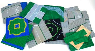 LEGO: A large collection of vintage Lego baseplates - varying designs from ones with road, space,