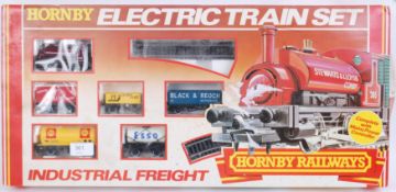 HORNBY: An original Hornby 00 Gauge railway trainset R583 ' Industrial Freight ' set.