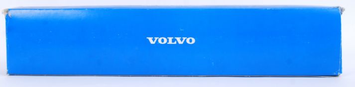 VOLVO DIECAST: An original well detailed Volvo Conrad 280966 scale model. FH16 Globetrotter.