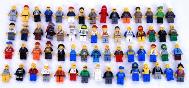 LEGO: A collection of 50x assorted Lego minifigures to include: space, vintage, City,