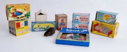 NOVELTY TOYS: An interesting and fun collection of vintage c1950's / 1960's mostly plastic novelty