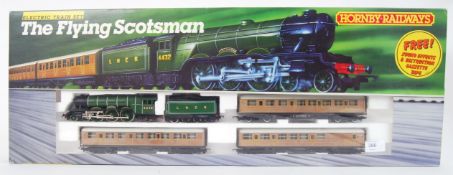 HORNBY: A Hornby R778 Flying Scotsman 00 gauge railway trainset.