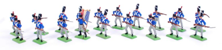 BRITAINS DEETAIL: A collection of 12x vintage Britains Deetail plastic and metal based soldier