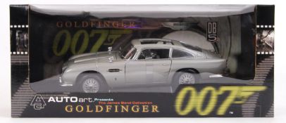JAMES BOND AUTOART: A good James Bond 007 Goldfinger 1:18 scale Aston Martin DB5 diecast scale