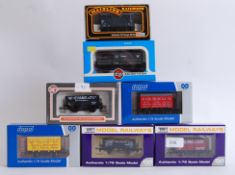 00 GAUGE: A collection of 6x assorted make railway trainset 00 gauge wagons; Dapol, Minline,