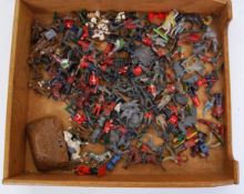 LEAD SOLDIERS: A collection of assorted vintage and antique lead figures, soldiers and animals.