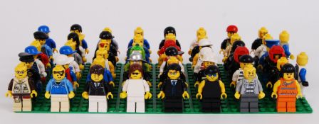 LEGO: A collection of 50x assorted Lego minifigures to include: vintage, City, space, series etc.